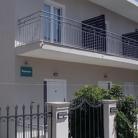 Hermes Kavos